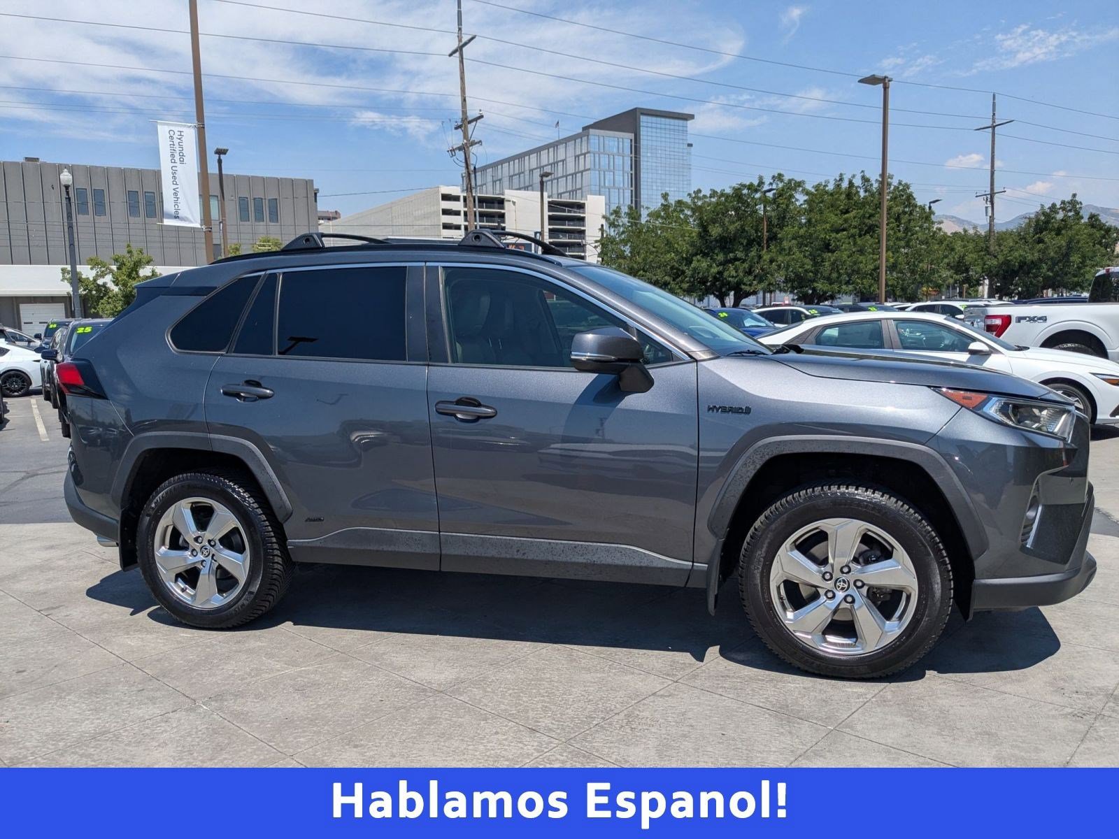2021 Toyota RAV4 XLE Premium photo 2