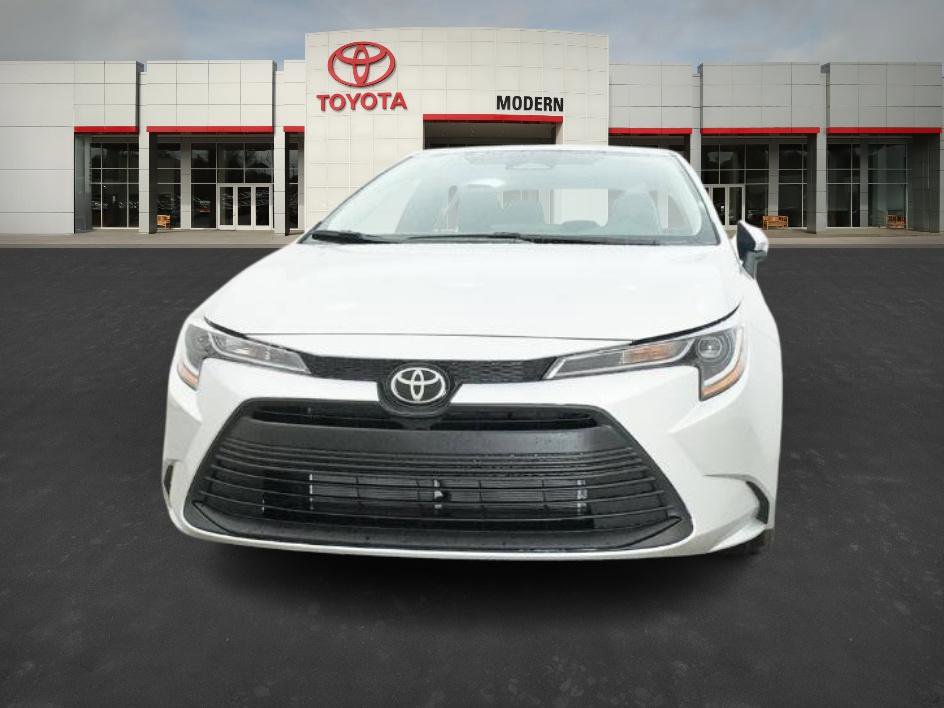 2025 Toyota Corolla LE photo 2