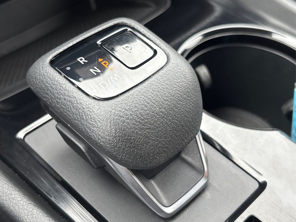 2025 Nissan Rogue SV photo 27