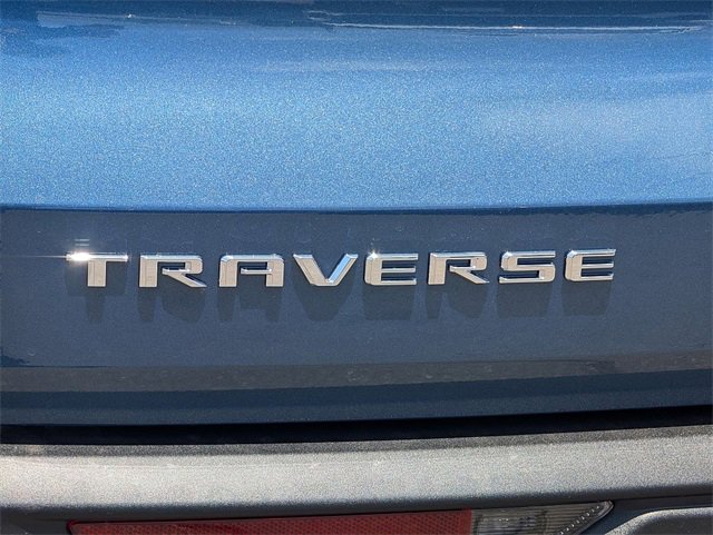 2025 Chevrolet Traverse photo 8