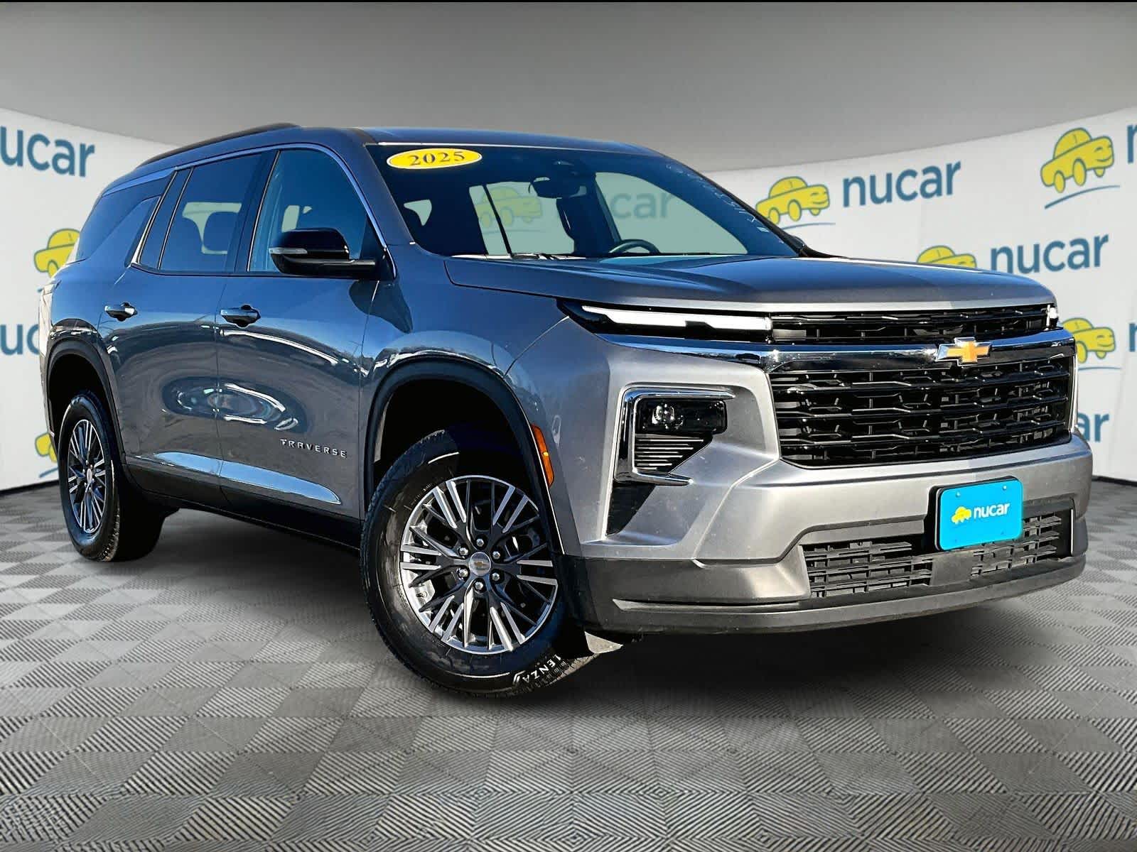2025 Chevrolet Traverse LT's photo