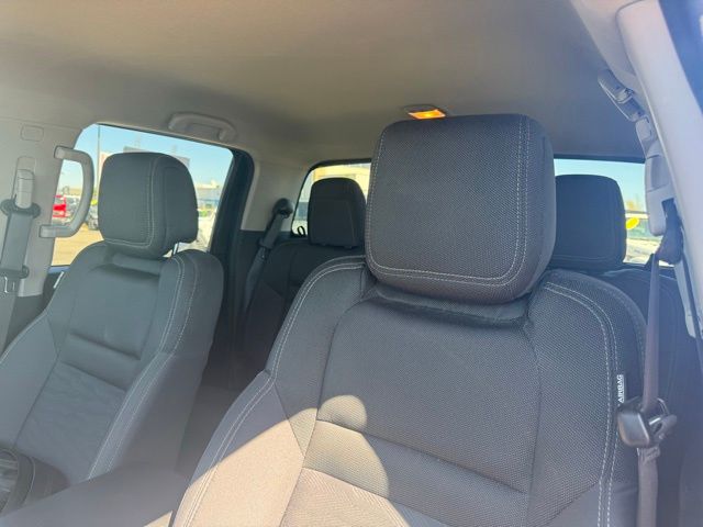 2024 Nissan Frontier SV photo 13