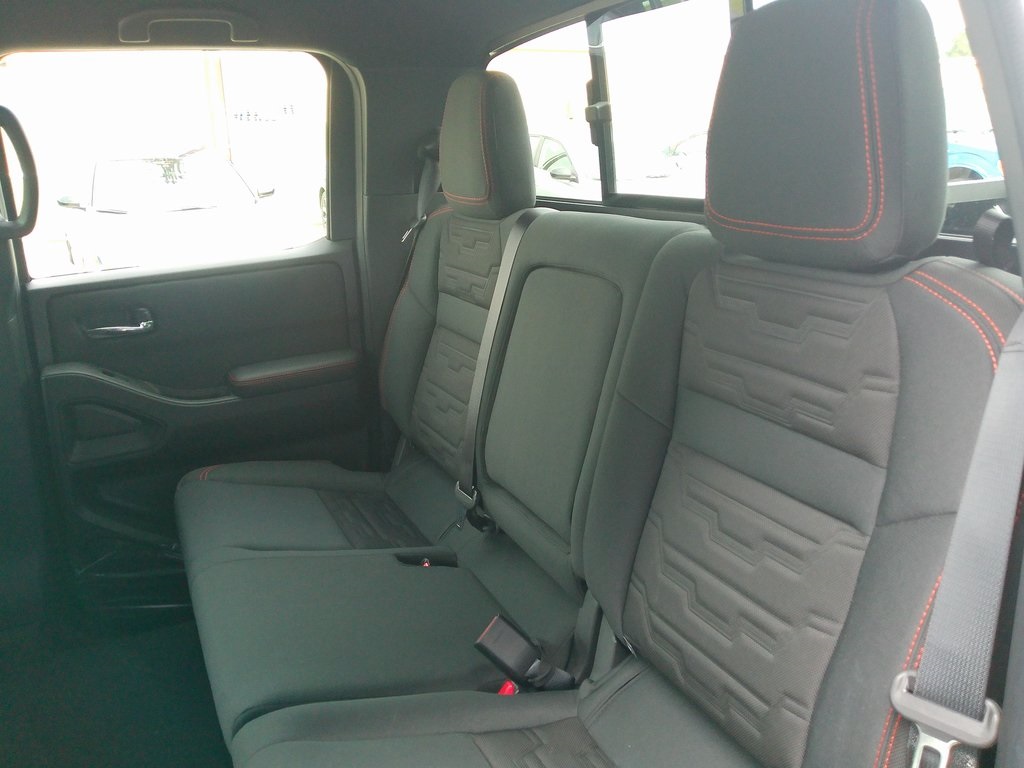 2025 Nissan Frontier Crew Cab PRO-4X photo 17