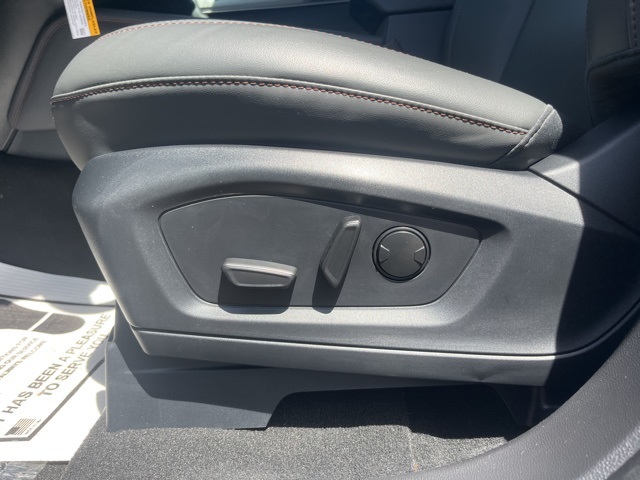 2025 Ford Explorer photo 23