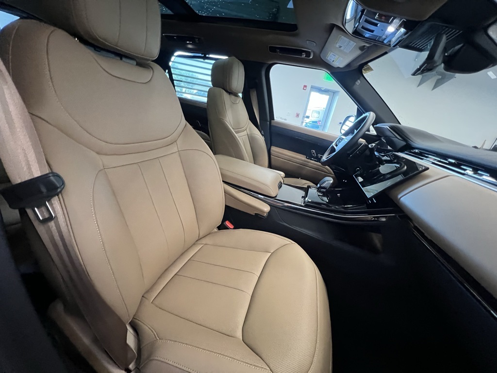 2025 Land Rover Range Rover Sport SE photo 29