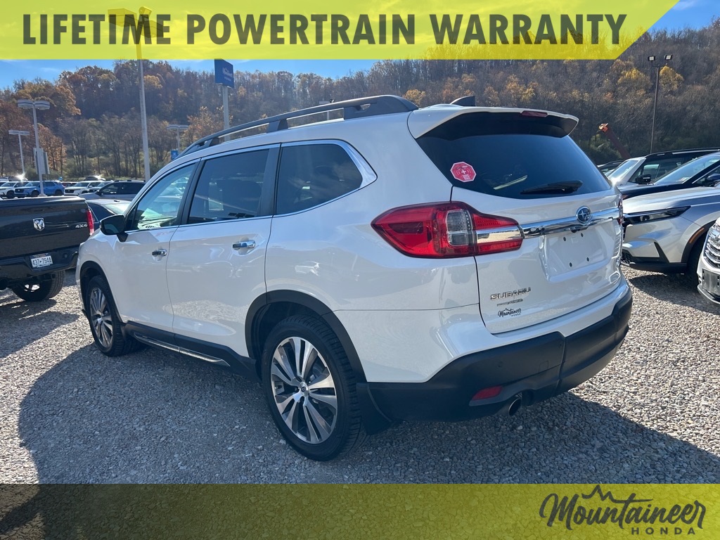 2022 Subaru Ascent Touring photo 2