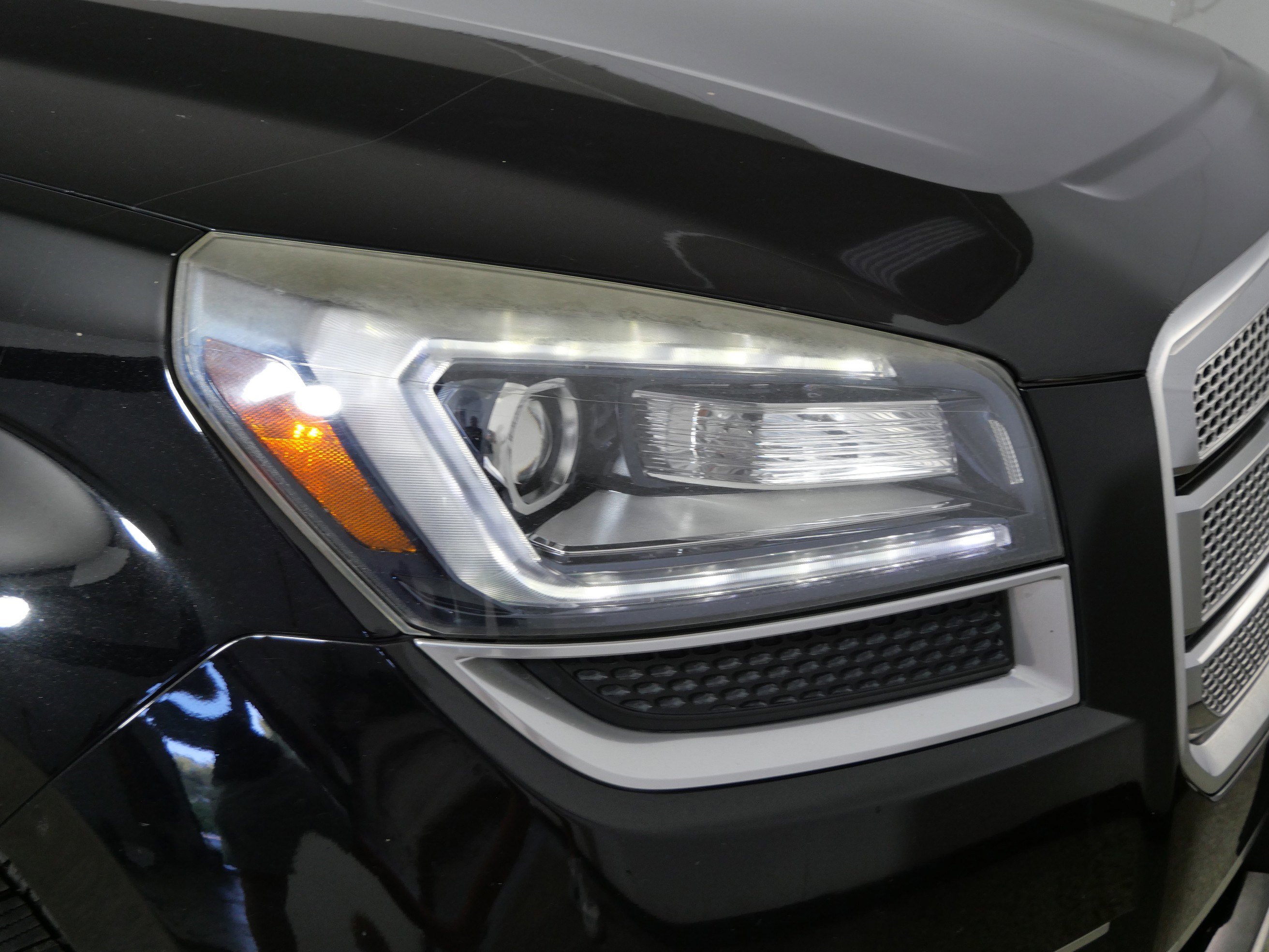 2016 Gmc Acadia Denali photo 16