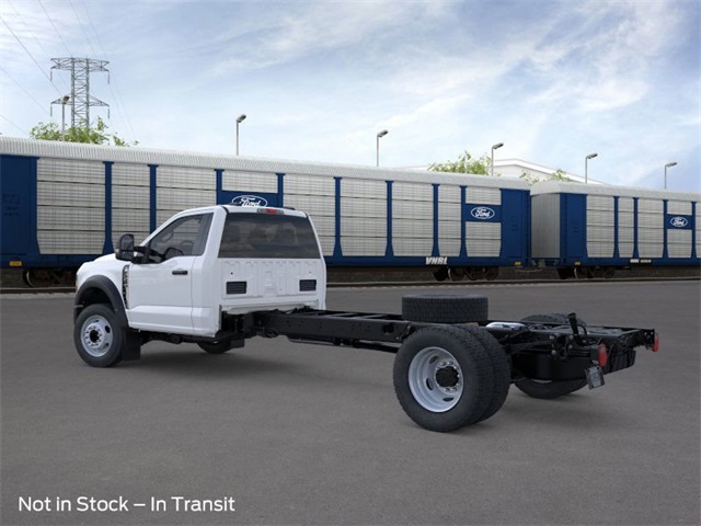 2025 Ford F-550 photo 2
