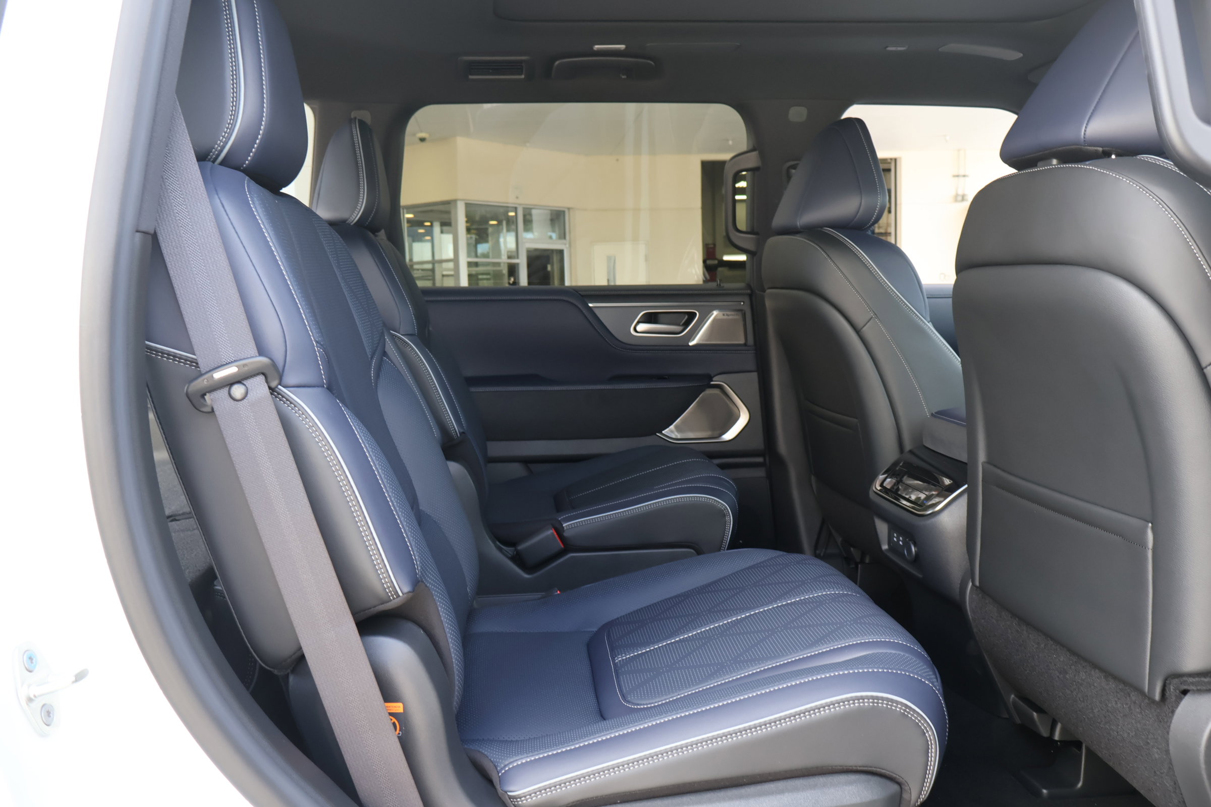 2026 Infiniti QX80 Sensory photo 19