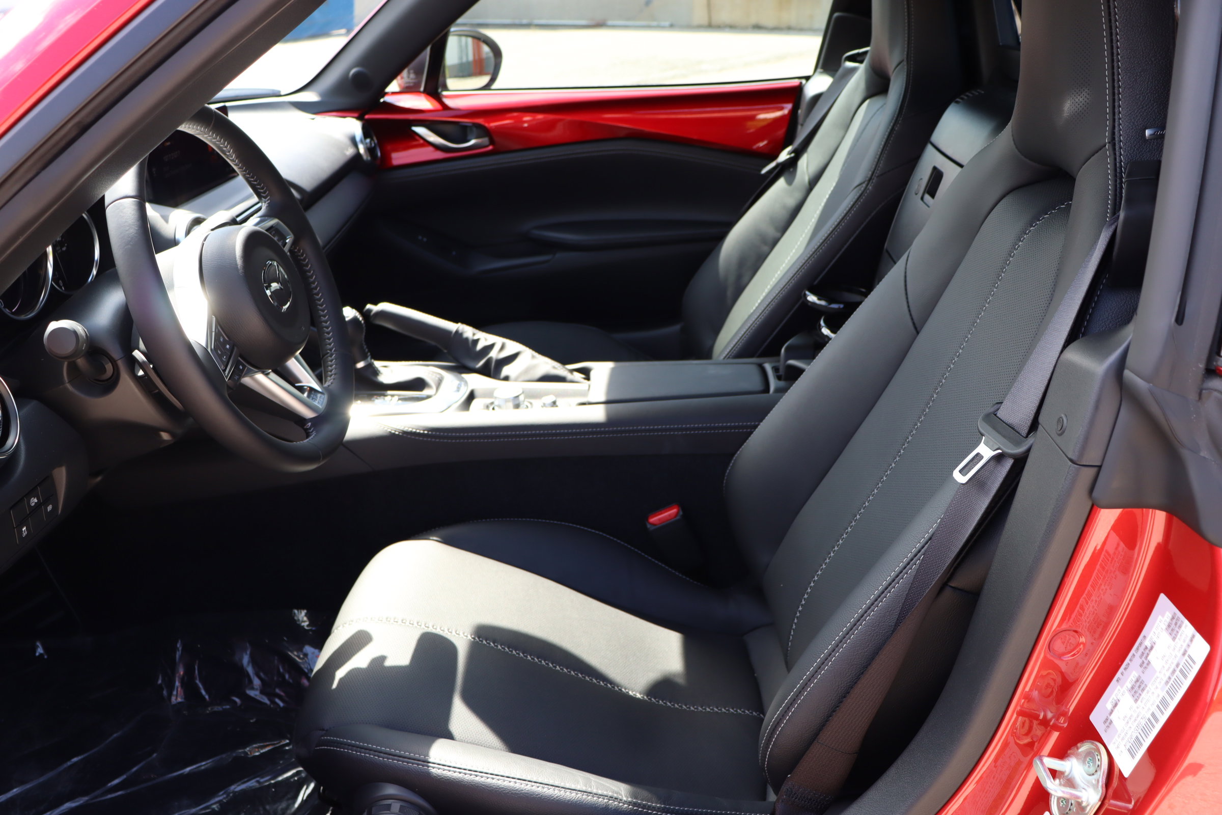 2025 Mazda MX-5 Miata Miata RF Grand Touring photo 17