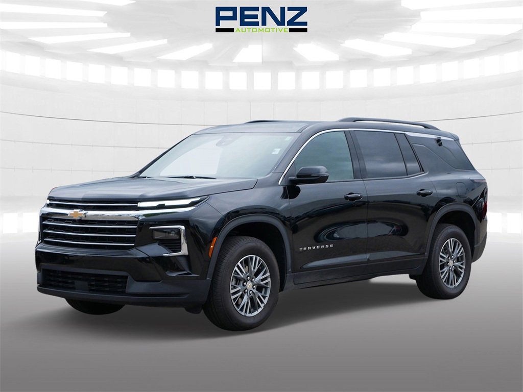 2025 Chevrolet Traverse photo 3