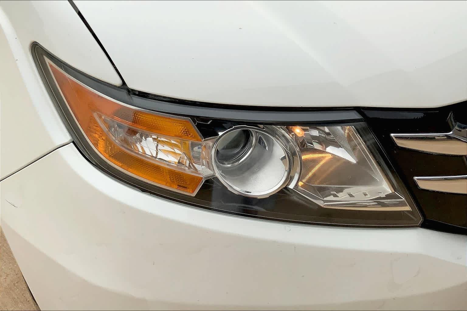 2015 Honda Odyssey Touring Elite photo 24