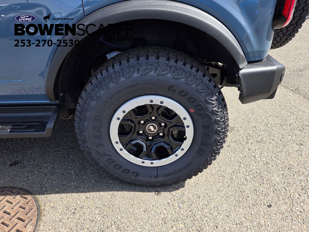 2025 Ford Bronco Outer Banks photo 9