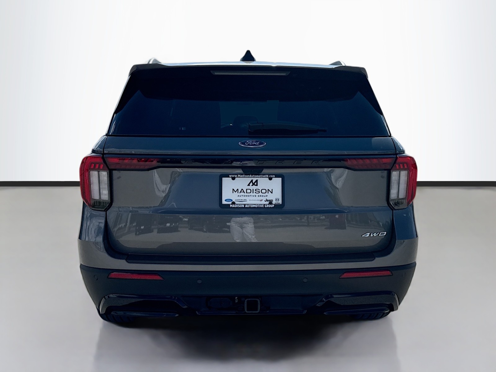 2025 Ford Explorer ST-Line photo 6