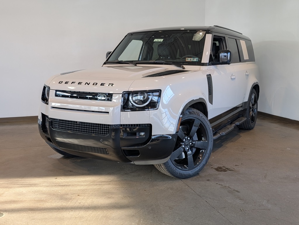 2026 Land Rover Defender X-Dynamic SE's photo