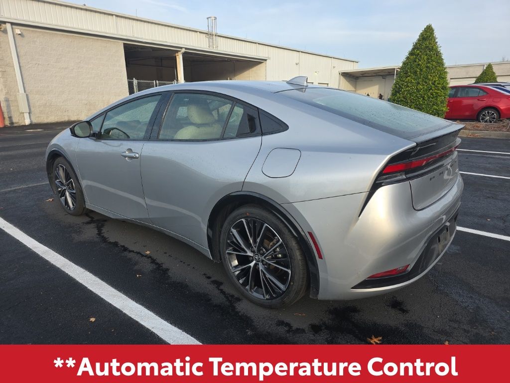 2023 Toyota Prius Limited photo 4