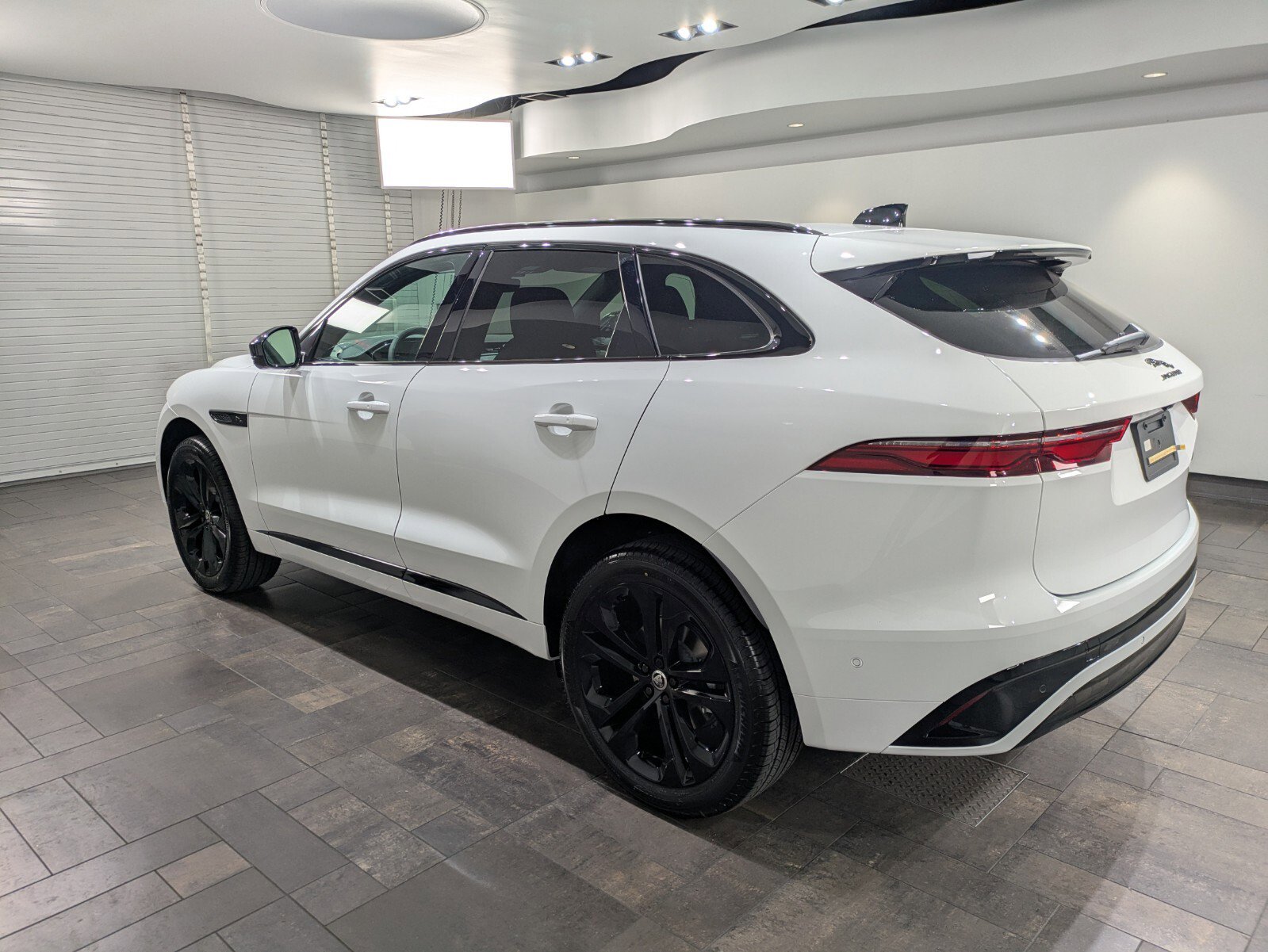 2026 Jaguar F-PACE P250 R-Dynamic S photo 3