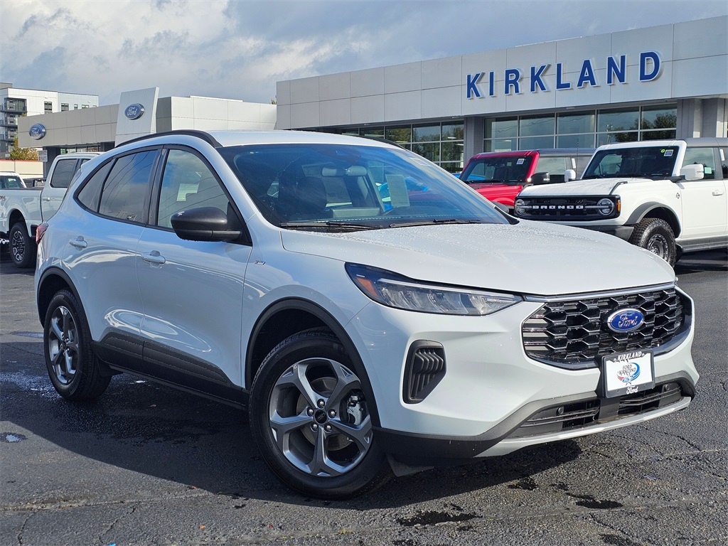 2025 Ford Escape ST-Line's photo