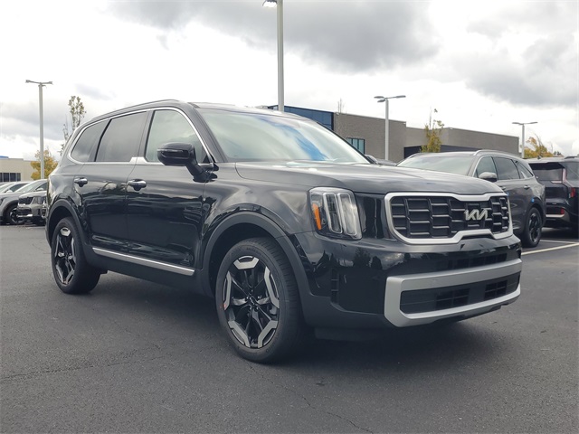 2025 Kia Telluride S photo 3