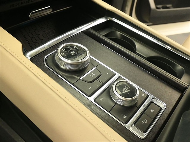 2022 Ford Expedition Platinum photo 18