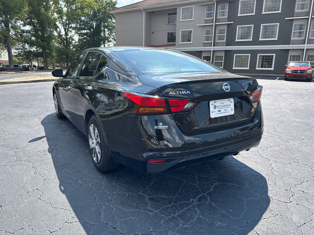 2022 Nissan Altima 2.5 S photo 5
