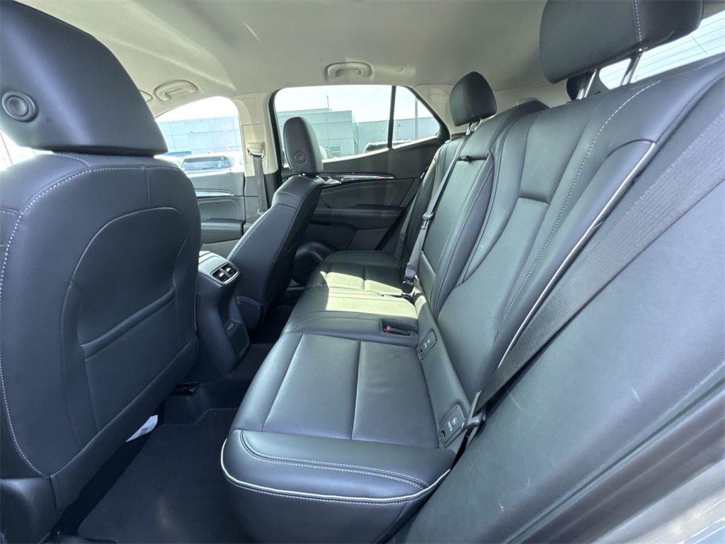 2023 Buick Envision Essence photo 27