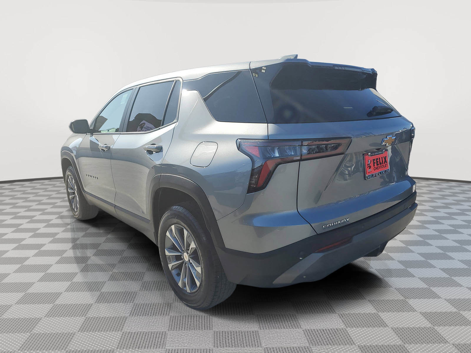 2025 Chevrolet Equinox LT photo 4