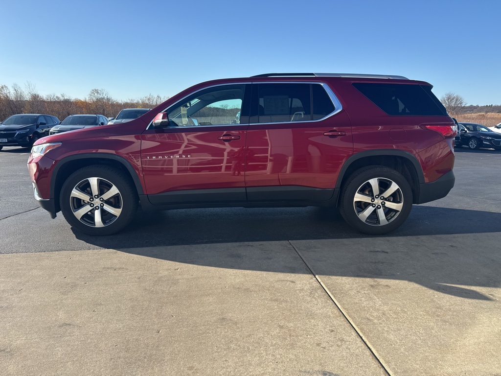 2018 Chevrolet Traverse 3LT photo 2