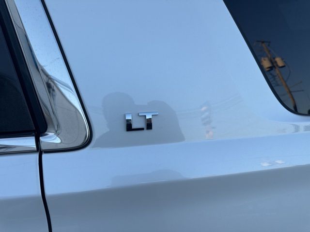 2016 Chevrolet Tahoe LT photo 3