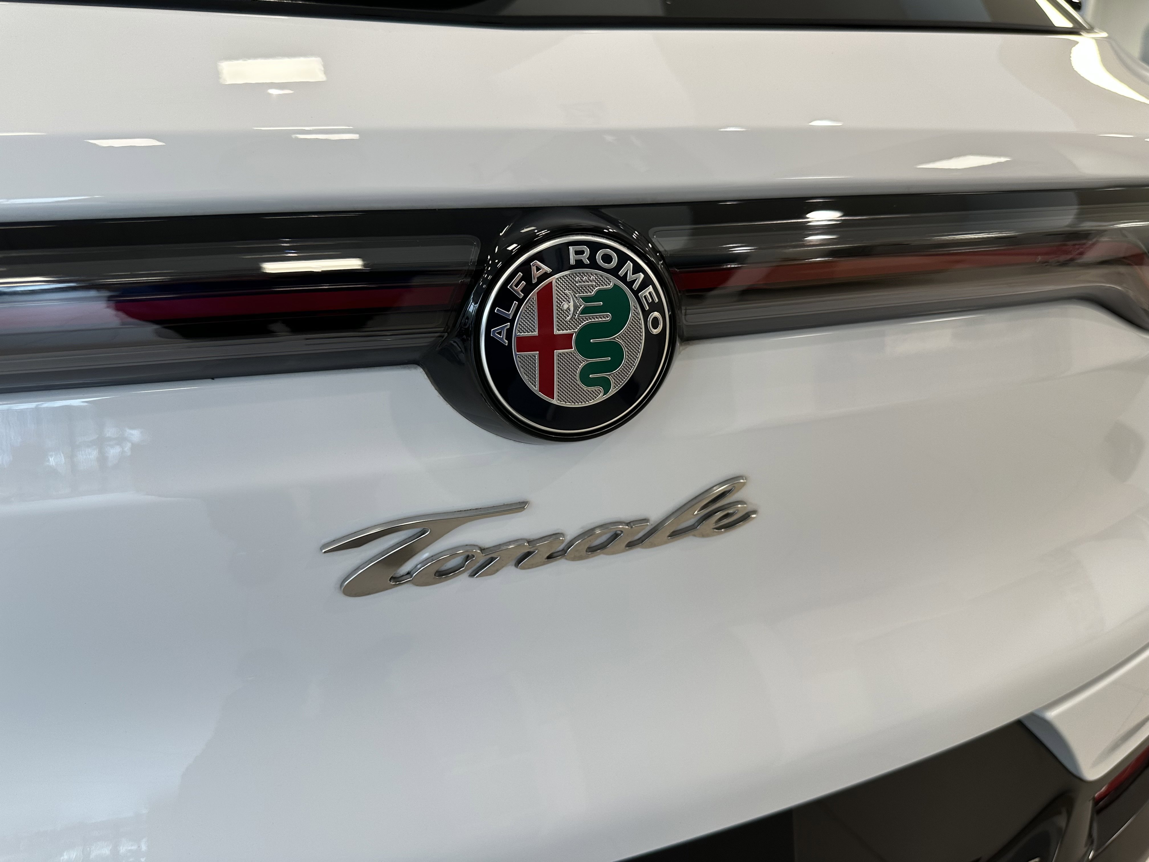2024 Alfa Romeo Tonale Veloce photo 4