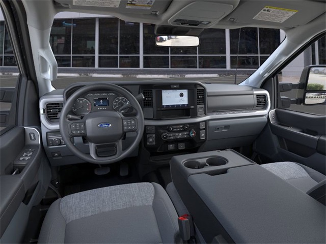 2025 FORD F-250 - Image 31