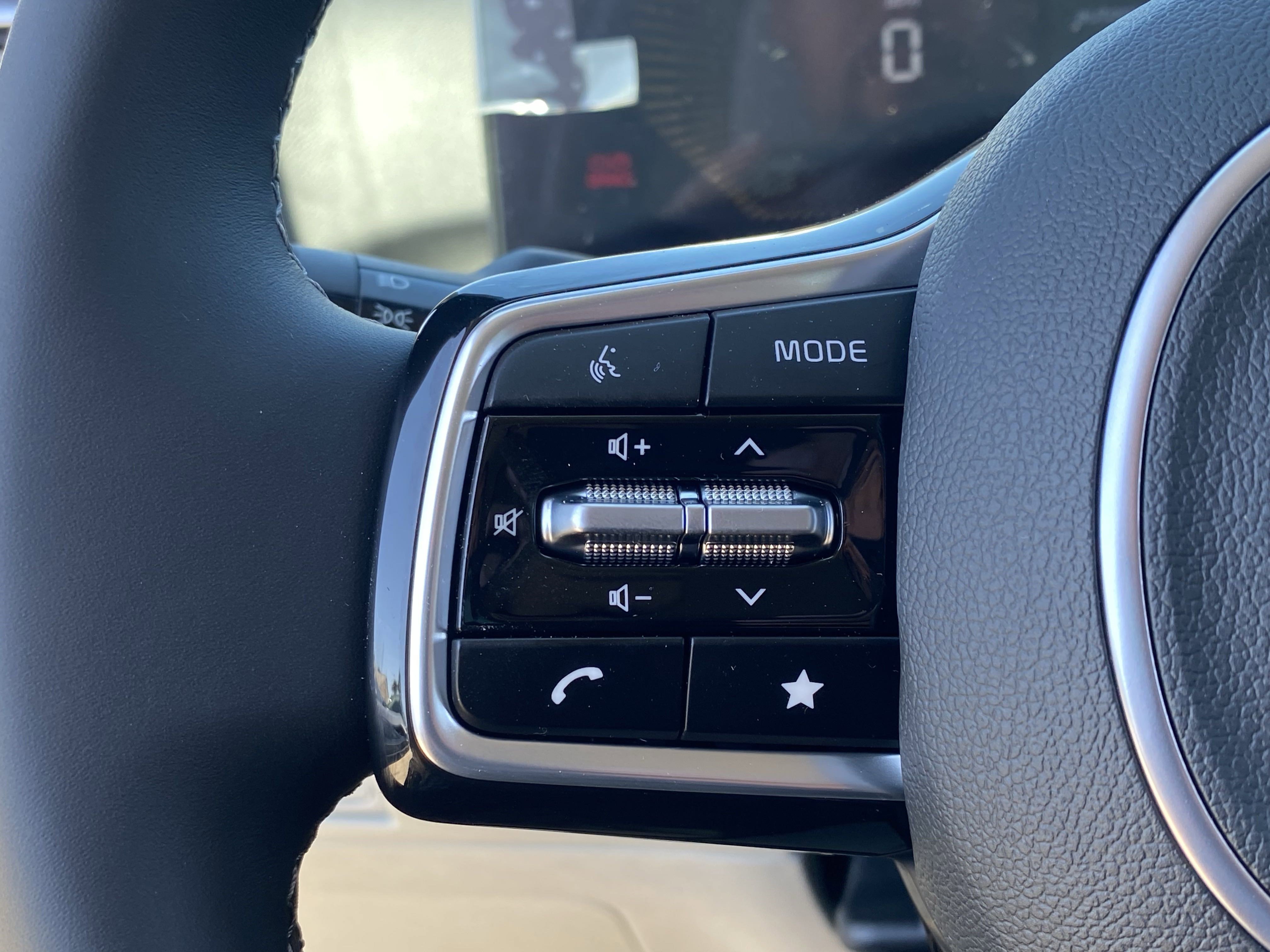 2025 Kia Sorento S photo 12