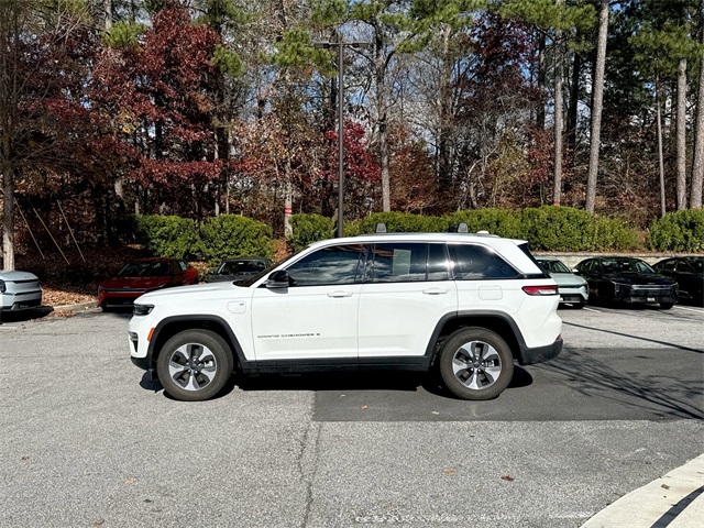 2022 Jeep Cherokee Limited 4xe photo 2