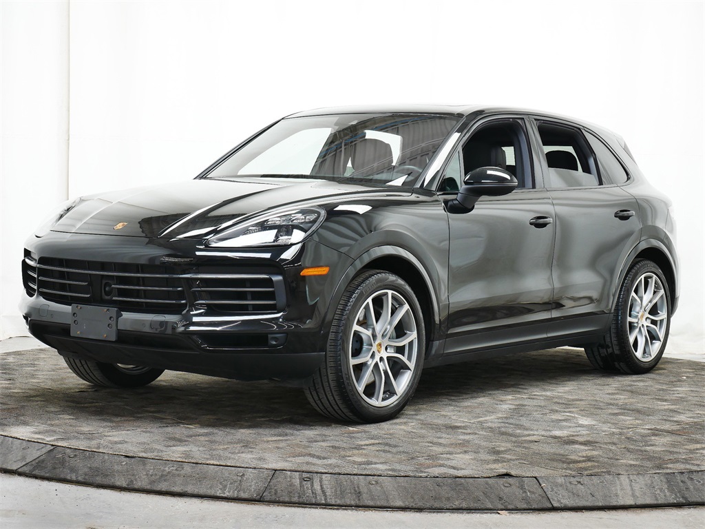 2023 Porsche Cayenne Platinum Edition's photo