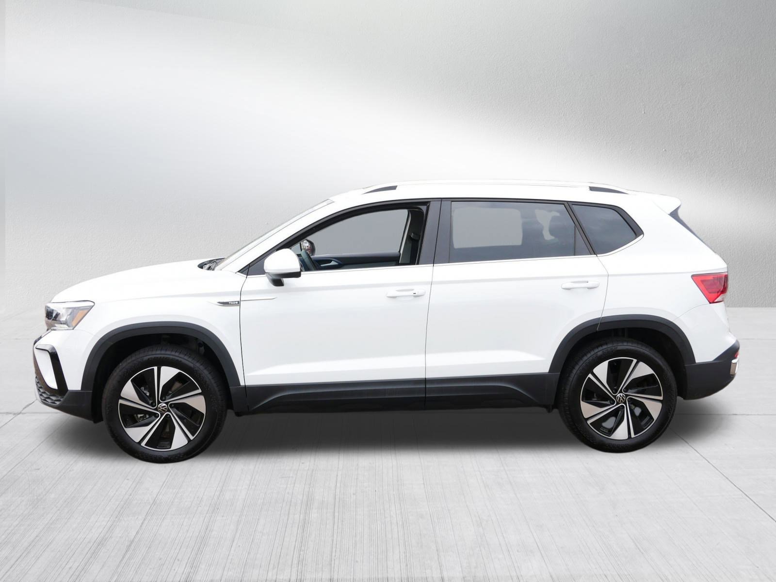 2024 Volkswagen Taos SE photo 4