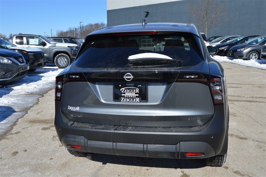 2025 Nissan Kicks SV photo 7
