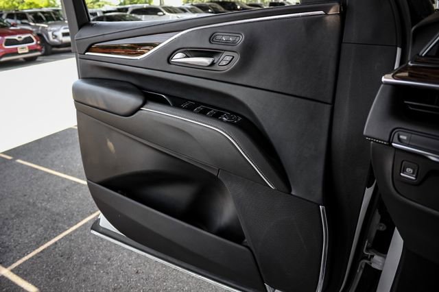 2022 Cadillac Escalade Luxury photo 18