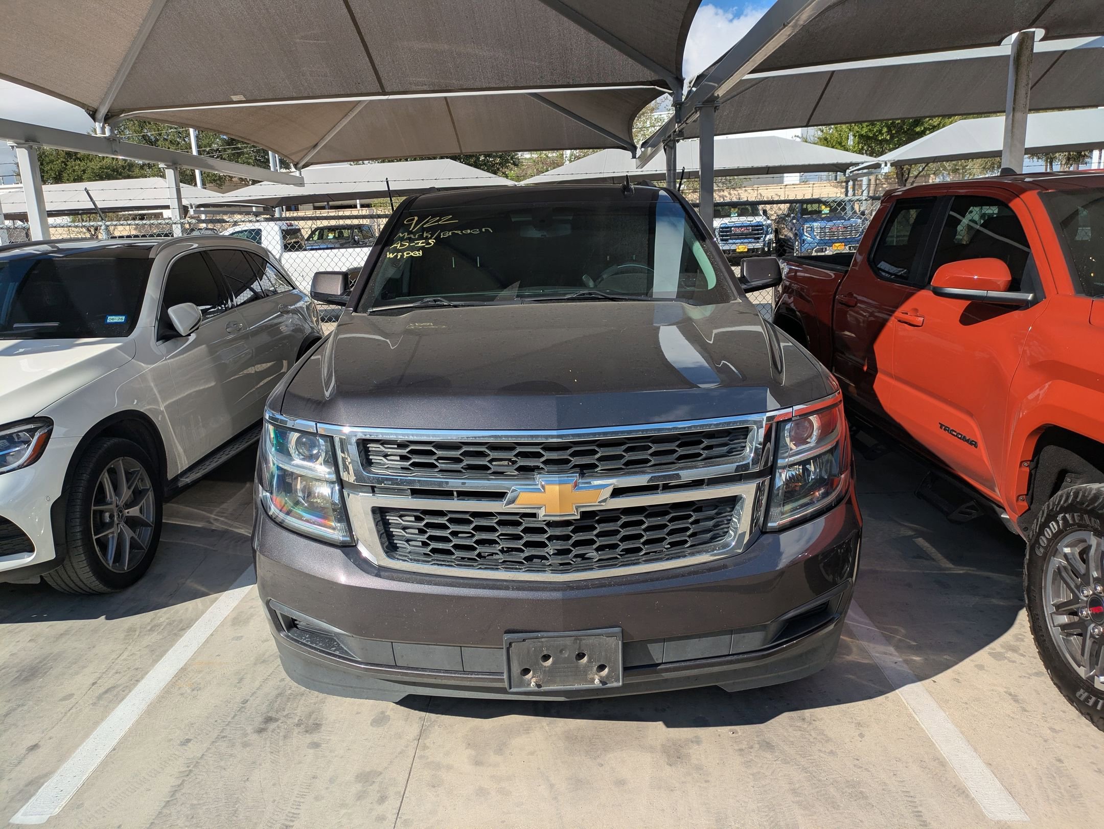 2017 Chevrolet Suburban LS photo 2