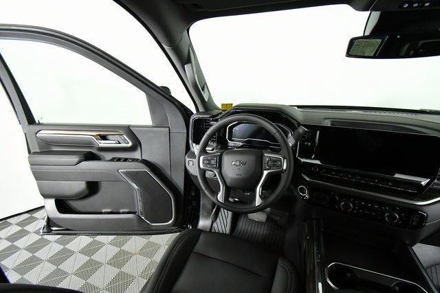 2025 Chevrolet Silverado 3500HD LT photo 19