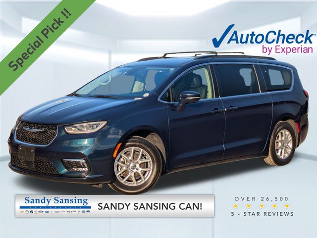 2022 Chrysler Pacifica Touring L's photo