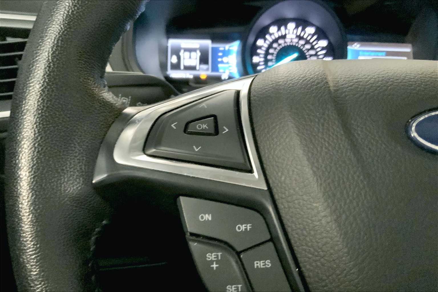 2023 Ford Edge SEL photo 21