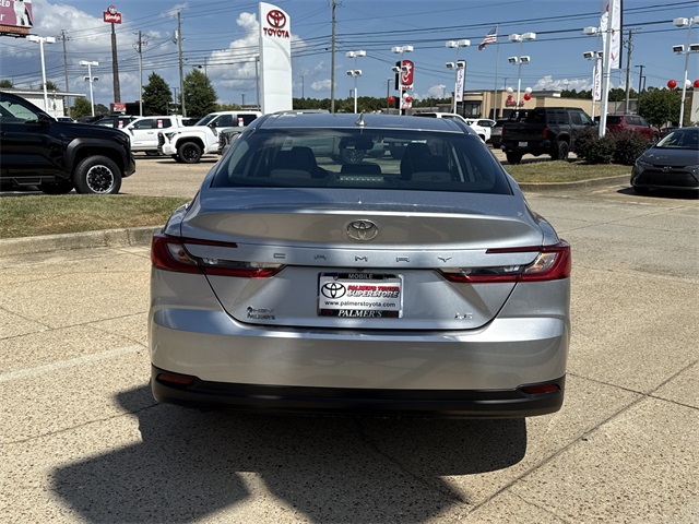 2025 Toyota Camry LE photo 4