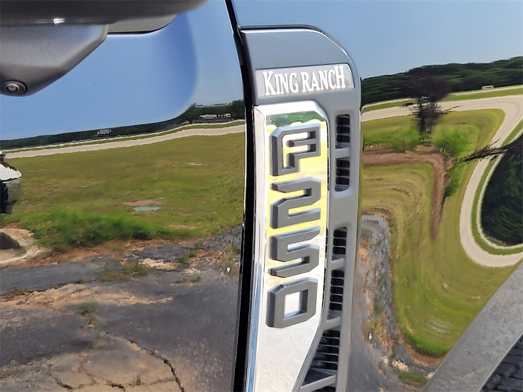 2025 Ford F-250 King Ranch photo 13
