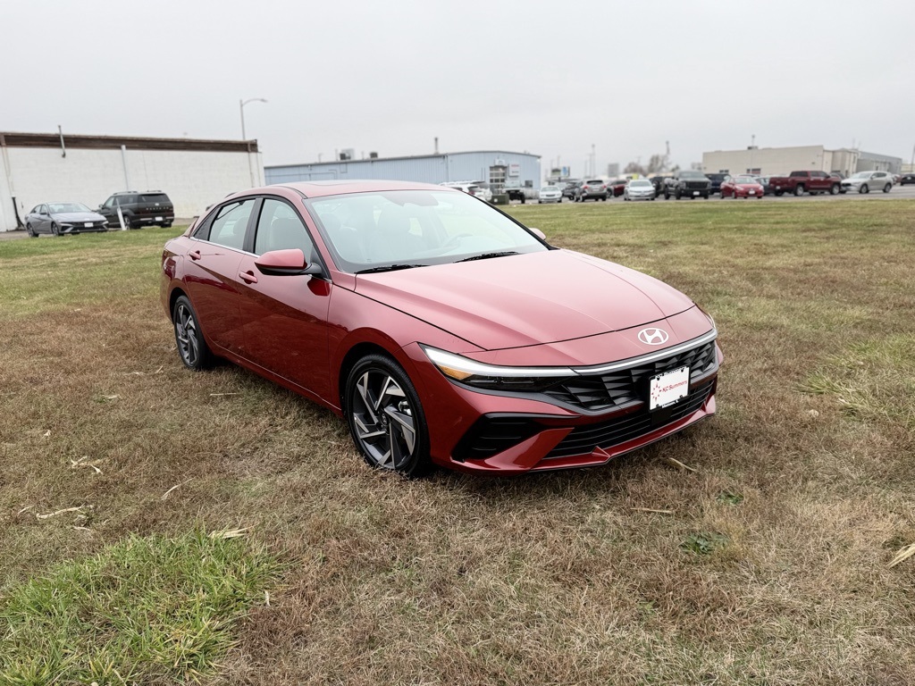 2025 Hyundai Elantra SEL Convenience photo 2
