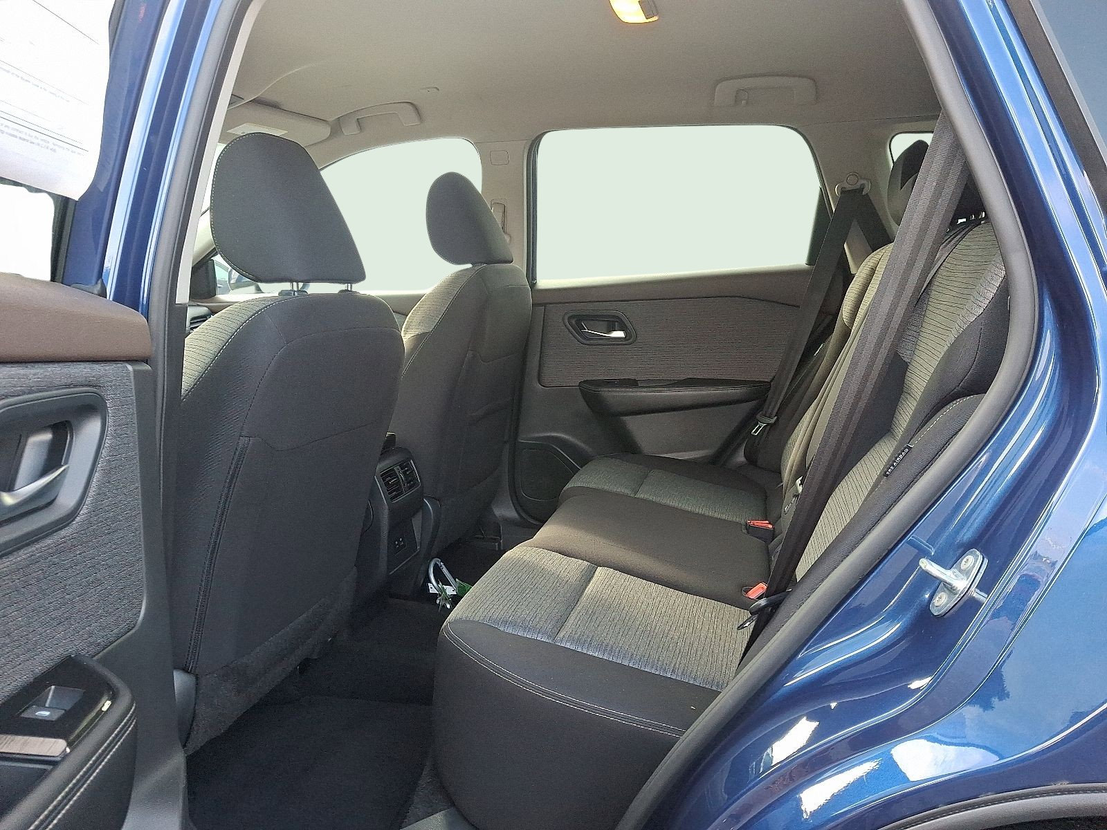 2023 Nissan Rogue SV photo 9