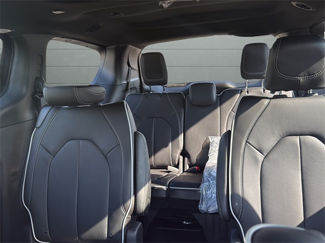 2026 Chrysler Pacifica Limited photo 24