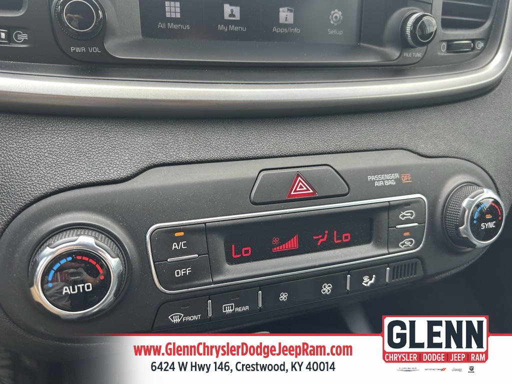 2019 Kia Sorento LX photo 21
