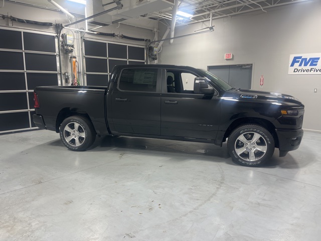 2025 RAM Ram 1500 Pickup Tradesman's photo