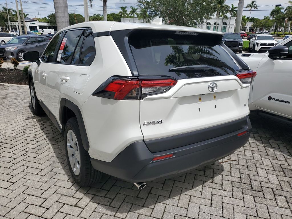 2025 Toyota RAV4 LE photo 6