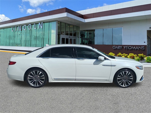 2020 Lincoln Continental Standard photo 2